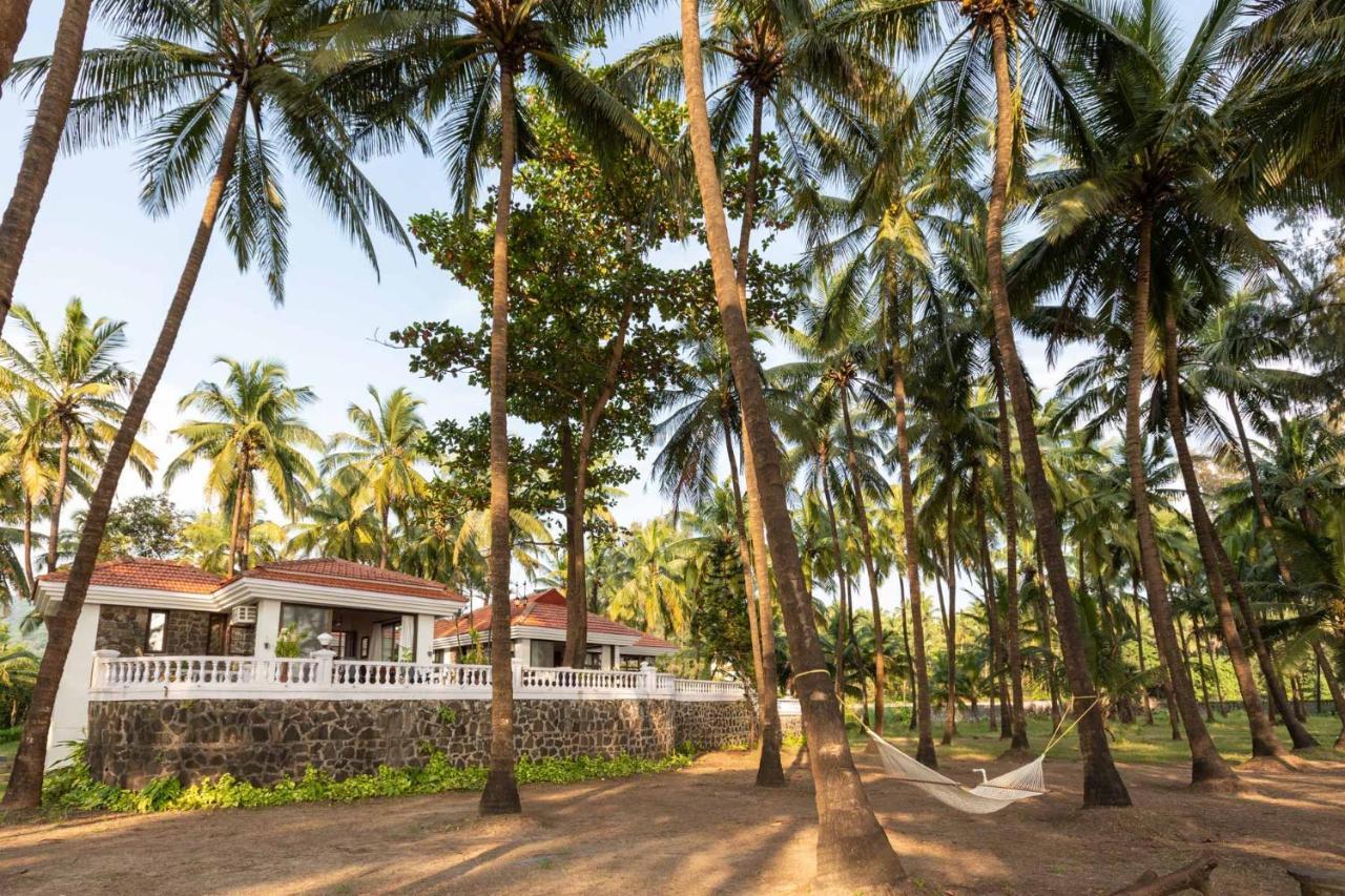 Casa Del Mer By Stayvista - Nearby Beach With, Sea-View Rooms & Coconut Farm 알리바그 외부 사진