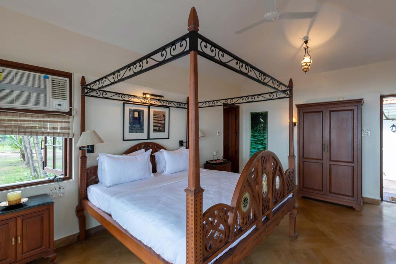Casa Del Mer By Stayvista - Nearby Beach With, Sea-View Rooms & Coconut Farm 알리바그 외부 사진