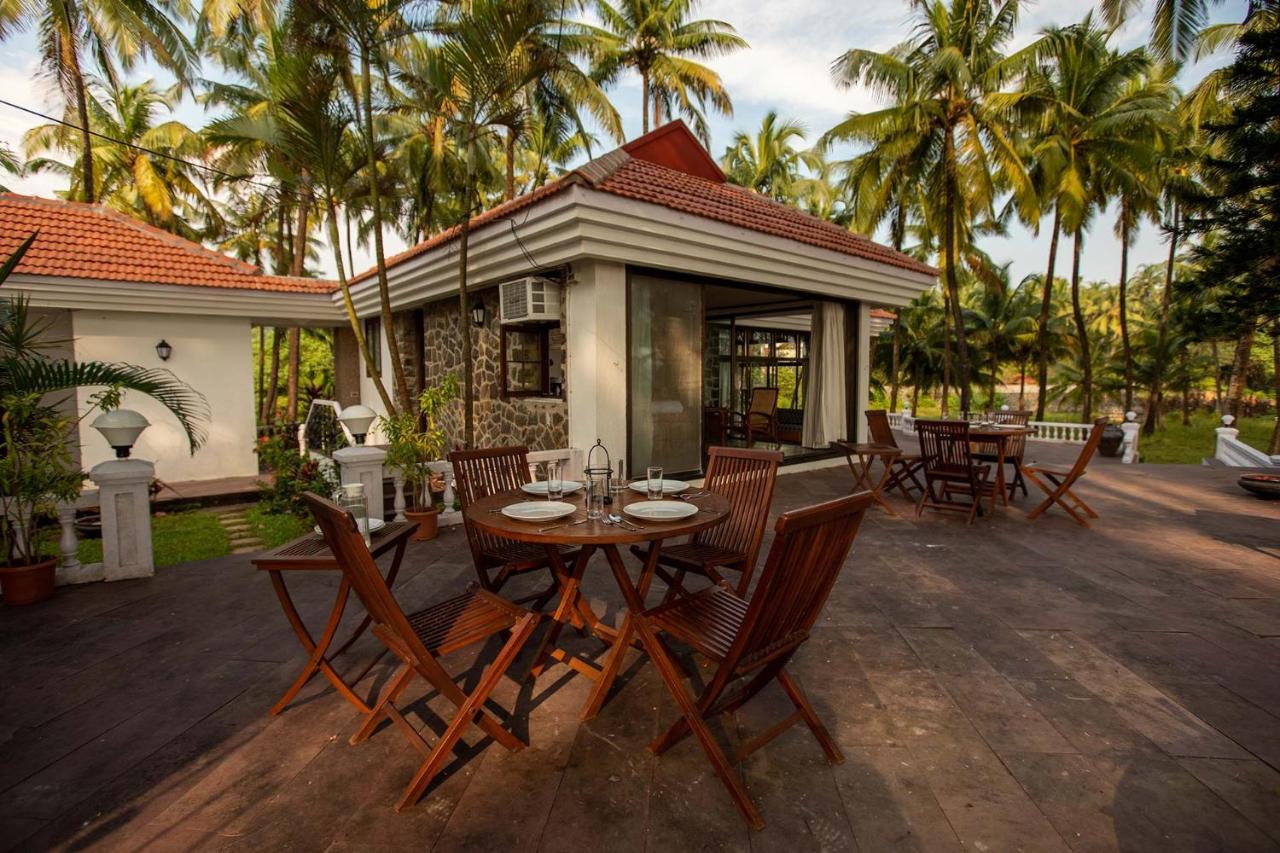 Casa Del Mer By Stayvista - Nearby Beach With, Sea-View Rooms & Coconut Farm 알리바그 외부 사진