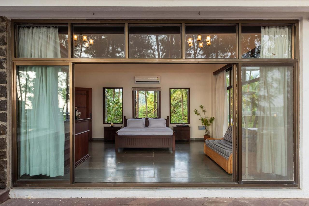Casa Del Mer By Stayvista - Nearby Beach With, Sea-View Rooms & Coconut Farm 알리바그 외부 사진